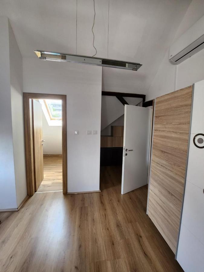 Apartman Buzanova 001 Appartement Zagreb Buitenkant foto